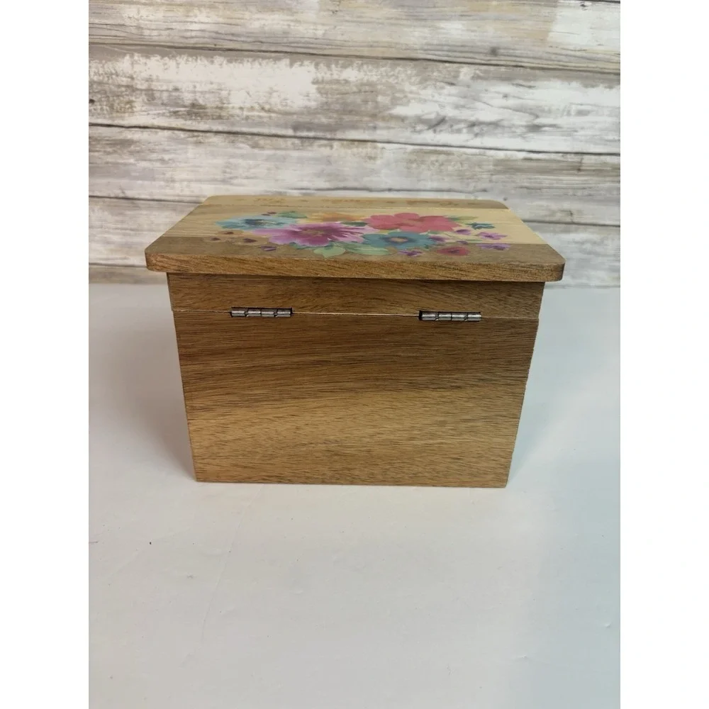 Pioneer Woman‎ Breezy Blossom Acacia Wood Recipe Card Box. Used.